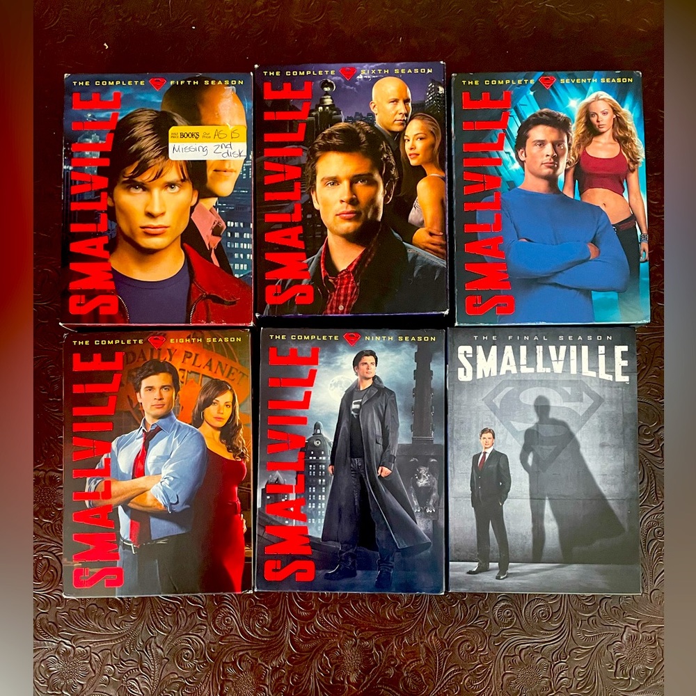 Smallville DVD Bundle Missing one dvd for season 5